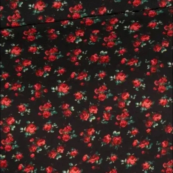 One Clothing Ditsy Long Sleeve Smocked Crop Top - Picture 5 of 11